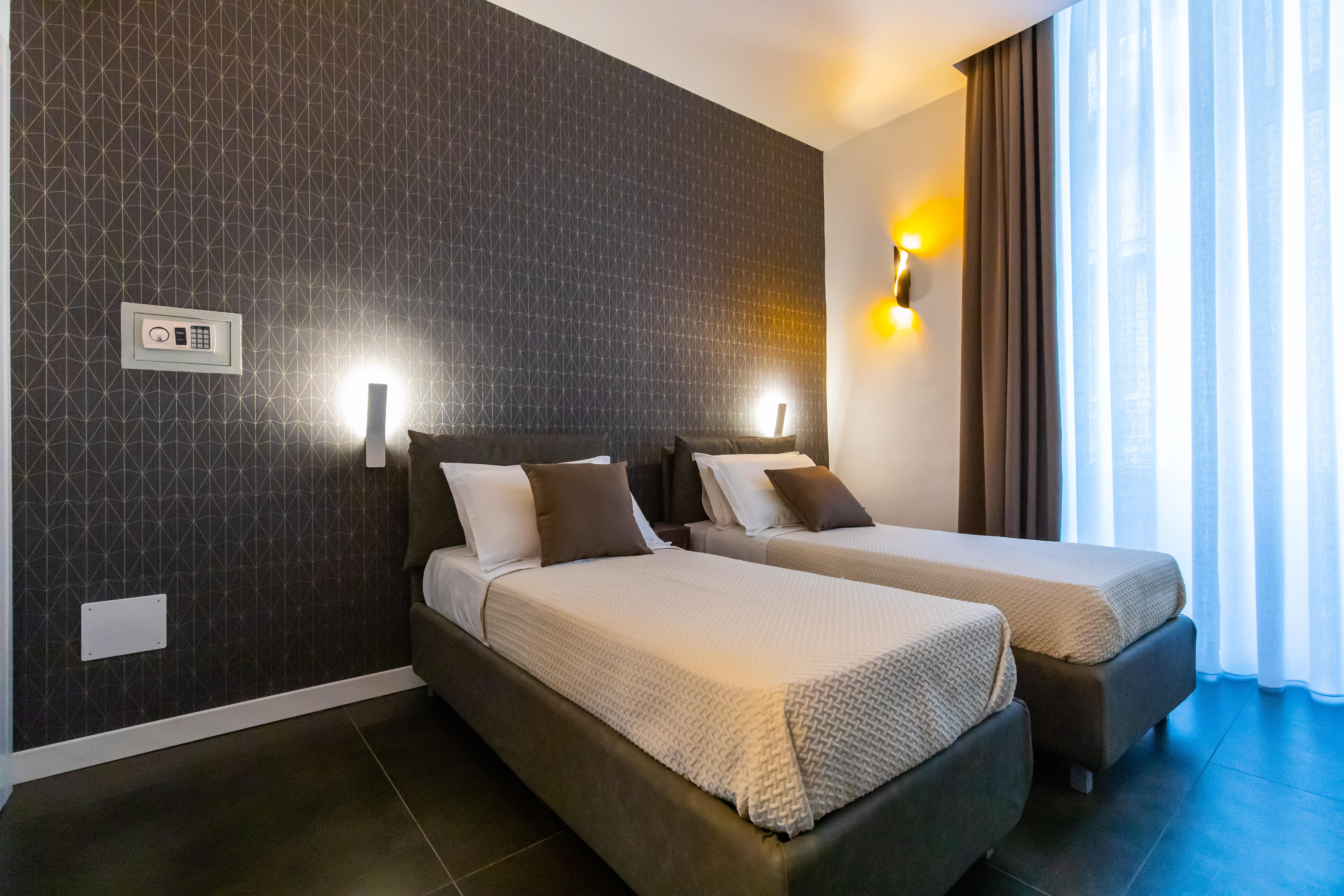 Santa Chiara Inn Наполи Екстериор снимка