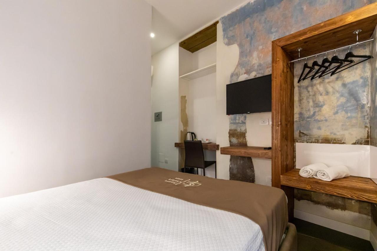 Santa Chiara Inn Наполи Екстериор снимка