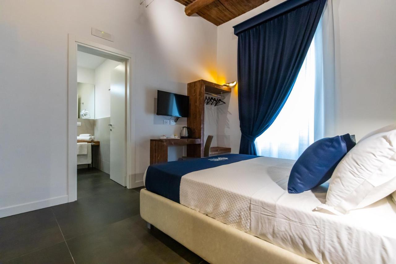 Santa Chiara Inn Наполи Екстериор снимка