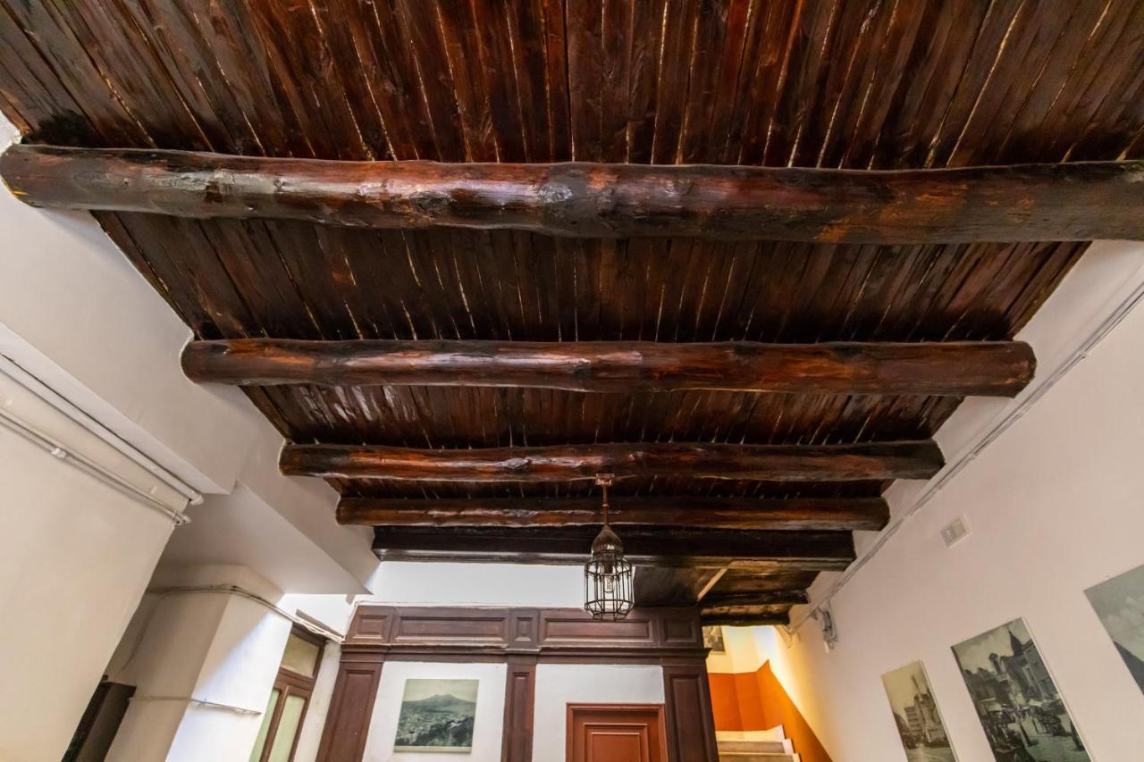 Santa Chiara Inn Наполи Екстериор снимка