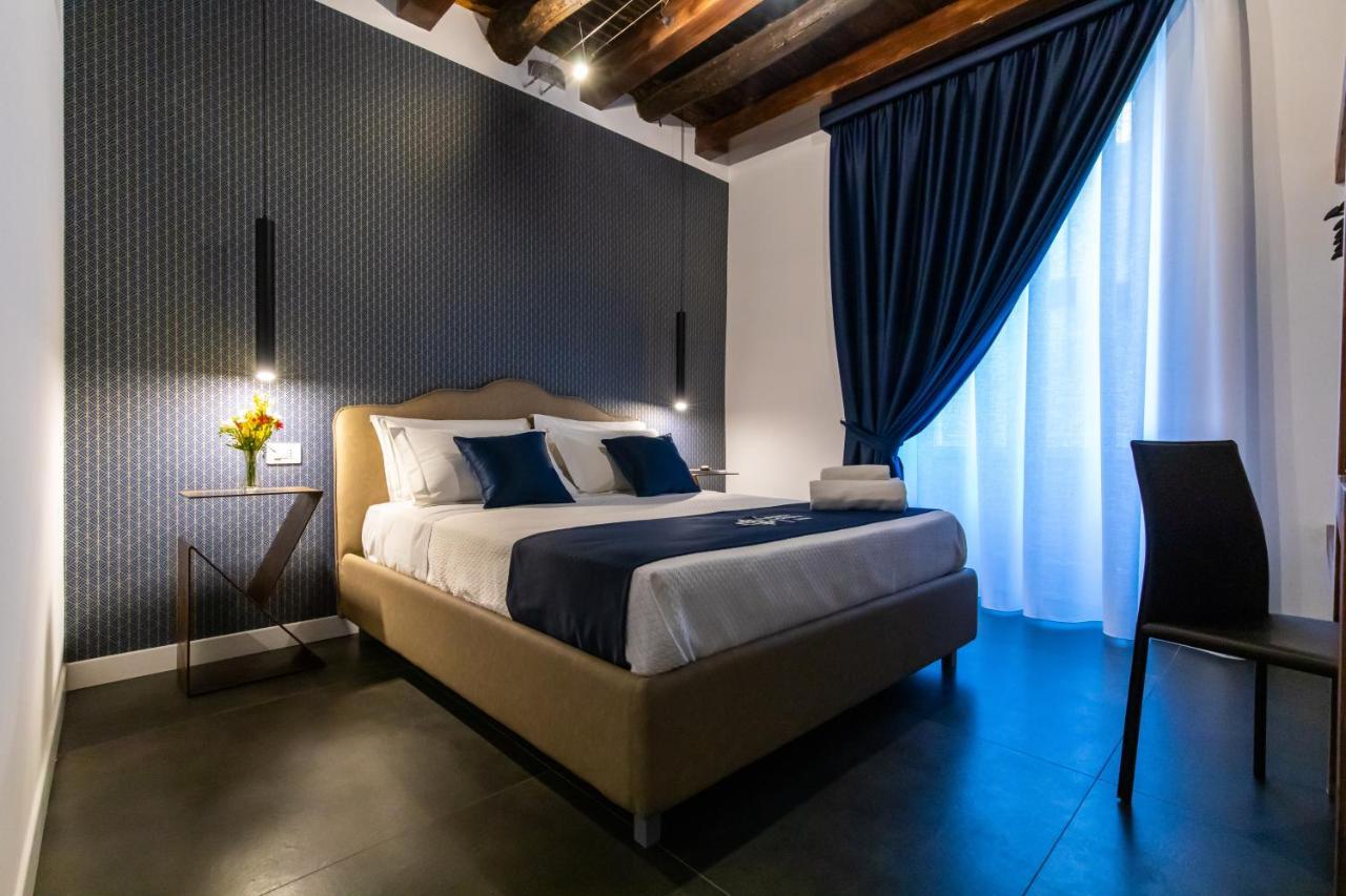 Santa Chiara Inn Наполи Екстериор снимка